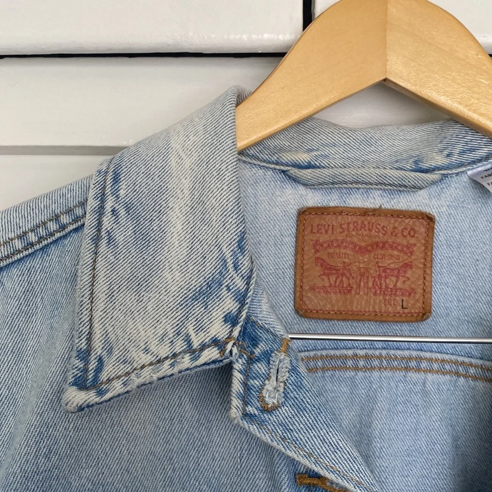 Levi’s Denim Jacket - Picture 2 of 4